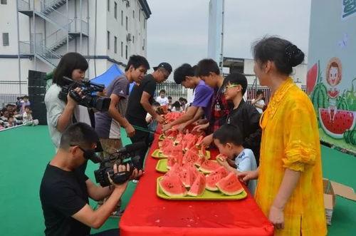 吃瓜群众往外跑