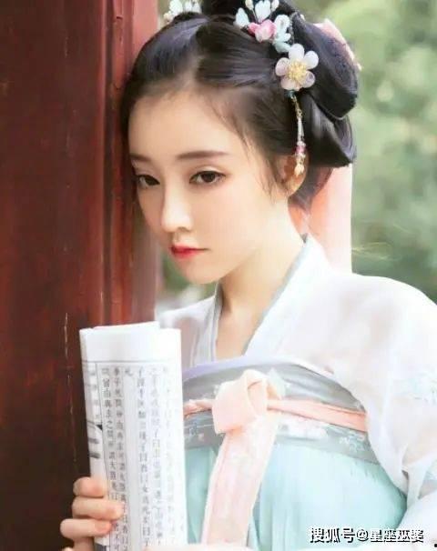 古装汉服吃瓜主播,揭秘古装吃瓜主播的时尚魅力