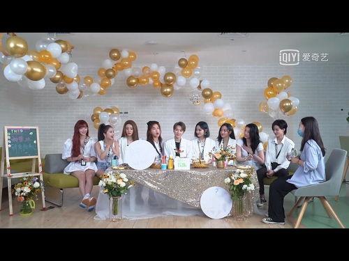 寝室自拍吃瓜,校园生活趣味横生